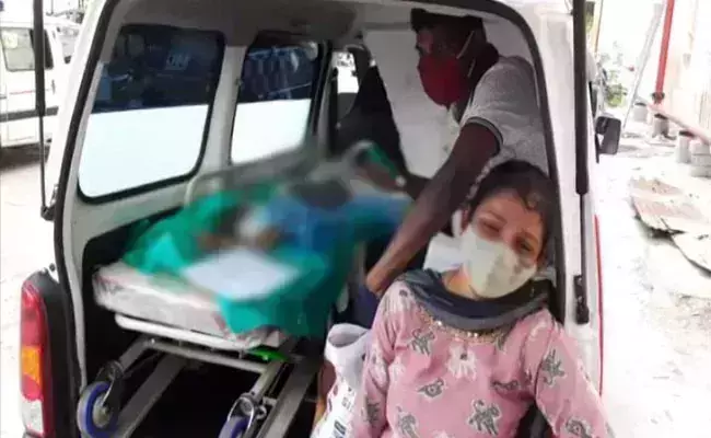 കുഞ്ഞിനെ രക്ഷിക്കൂ എന്ന മാതാപിതാക്കളുടെ യാചന ആരും കേട്ടില്ല; കോവിഡ് ബാധിച്ച ഒന്നര വയസ്സുകാരി മരിച്ചു കുഞ്ഞിനെ രക്ഷിക്കൂ എന്ന മാതാപിതാക്കളുടെ യാചന ആരും കേട്ടില്ല; കോവിഡ് ബാധിച്ച ഒന്നര വയസ്സുകാരി മരിച്ചു