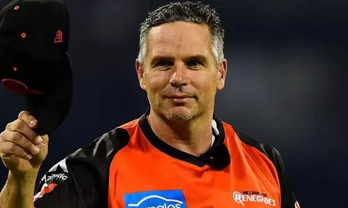 കാശാണല്ലോ രാജാവ്; ഓസീസ്, ഇംഗ്ലണ്ട് കളിക്കാർക്കെതിരെ ബ്രാഡ് ഹോഗ്