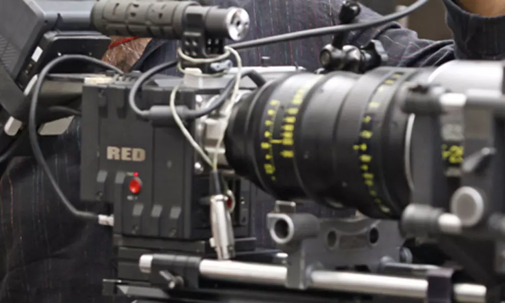 സിനിമ, സീരിയല് ചിത്രീകരണം നിര്ത്തിവയ്ക്കാന് നിര്ദേശം സിനിമ, സീരിയല് ചിത്രീകരണം നിര്ത്തിവയ്ക്കാന് നിര്ദേശം