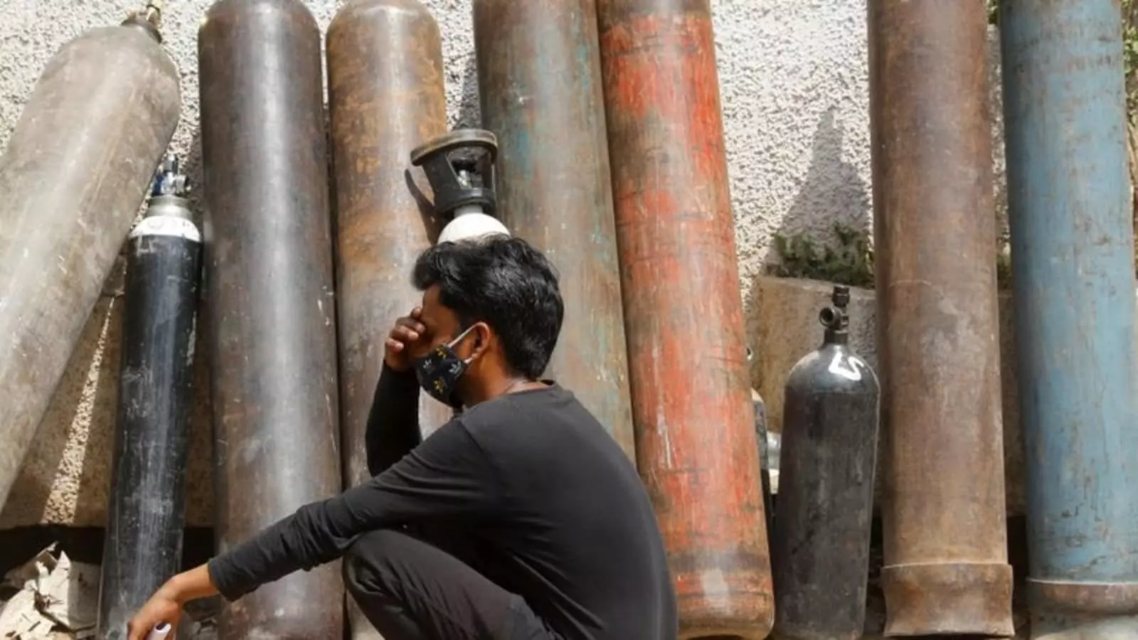 ഓക്സിജന്‍ വിതരണത്തില്‍ വിവേചനം: കേന്ദ്രത്തോട് വിശദീകരണം തേടി ഡല്‍ഹി ഹൈക്കോടതി