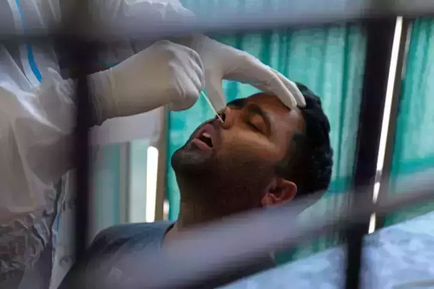 ആര്‍.ടി.പി.സി.ആര്‍ നിരക്ക് കുറച്ചതിനെതിരെ നിയമനടപടിക്കൊരുങ്ങി സ്വകാര്യലാബുകൾ