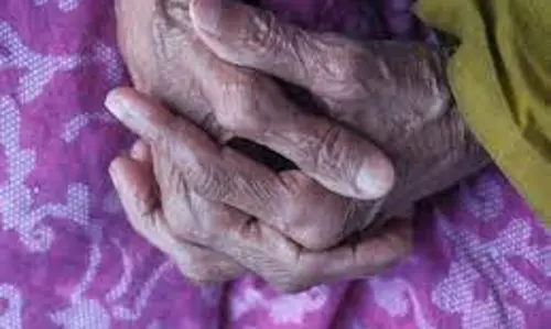 കൊച്ചുമകളെ ഡോക്ടറെ കാണിക്കാന്‍ വന്ന 70കാരിയെ ആശുപത്രിക്കുള്ളില്‍ വെച്ച് ബലാത്സംഗം ചെയ്തു