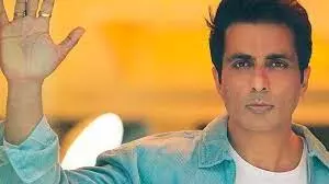 ലോക്ഡൌണ് നീണ്ടാലും നിങ്ങള് പട്ടിണിയാകില്ല: റിയാലിറ്റി ഷോ മത്സരാര്ത്ഥിയുടെ ഗ്രാമം താന് ഏറ്റെടുക്കുന്നുവെന്ന് സോനു സൂദ് ലോക്ഡൌണ് നീണ്ടാലും നിങ്ങള് പട്ടിണിയാകില്ല: റിയാലിറ്റി ഷോ മത്സരാര്ത്ഥിയുടെ ഗ്രാമം താന് ഏറ്റെടുക്കുന്നുവെന്ന് സോനു സൂദ്