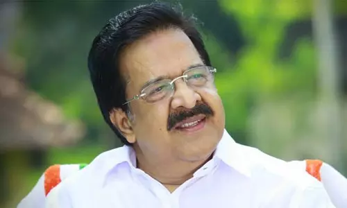 മഹാമാരി മാറും, തൊഴിലിടങ്ങൾ വീണ്ടും സജീവമാകും തൊഴിലാളി ദിനാശംസയുമായി ചെന്നിത്തല മഹാമാരി മാറും, തൊഴിലിടങ്ങൾ വീണ്ടും സജീവമാകും തൊഴിലാളി ദിനാശംസയുമായി ചെന്നിത്തല