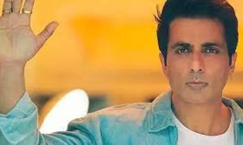 ലോക്ഡൌണ്‍ നീണ്ടാലും നിങ്ങള്‍ പട്ടിണിയാകില്ല: റിയാലിറ്റി ഷോ മത്സരാര്‍ത്ഥിയുടെ ഗ്രാമം താന്‍ ഏറ്റെടുക്കുന്നുവെന്ന് സോനു സൂദ്