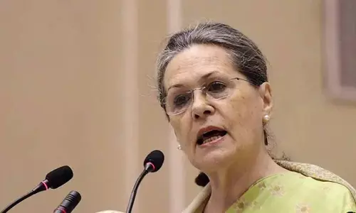 കോവിഡില്‍ സർക്കാരുകള്‍ ഉണർന്നെഴുന്നേറ്റ് ഉത്തരവാദിത്തം നിറവേറ്റണമെന്ന് സോണിയ