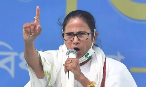 മോദി-ഷാ പദ്മവ്യൂഹത്തെ നിഷ്പ്രഭമാക്കിയത് ഒറ്റയ്ക്ക് നിന്ന്; ബംഗാളിൽ മഹാമേരുവായി മമത മോദി-ഷാ പദ്മവ്യൂഹത്തെ നിഷ്പ്രഭമാക്കിയത് ഒറ്റയ്ക്ക് നിന്ന്; ബംഗാളിൽ മഹാമേരുവായി മമത