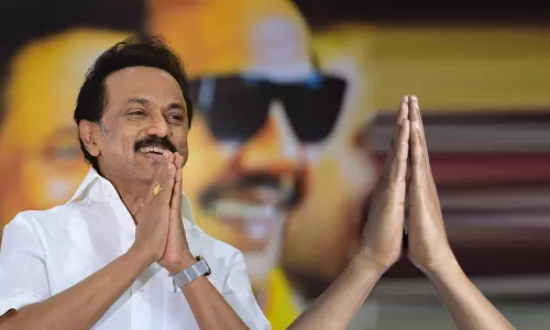 പ്രാർഥന ഫലം കണ്ടു, സ്റ്റാലിന്‍ അധികാരത്തിലെത്തി; നാവ് മുറിച്ചെടുത്ത് ക്ഷേത്രത്തിലെത്തി യുവതി