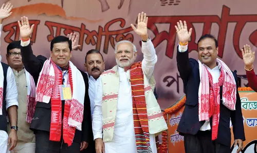 സോനോവാളോ ഹിമാന്ത ശർമയോ? ആരാകും അസം മുഖ്യൻ സോനോവാളോ ഹിമാന്ത ശർമയോ? ആരാകും അസം മുഖ്യൻ