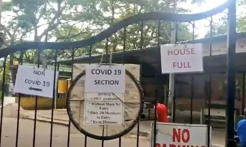 മൃതദേഹങ്ങള്‍ കുന്നുകൂടുന്നു, സംസ്കരിക്കാന്‍ ഇടമില്ല; ഹൌസ്ഫുള്‍ ബോര്‍ഡ് വച്ച് ബംഗളൂരുവിലെ ശ്മശാനം