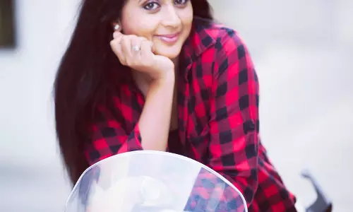 സഹപ്രവർത്തകരുടെയും കൂടെ പഠിച്ചവരുടെയും മരണവാർത്ത കേട്ടുണരുന്നു, കോവിഡ് ഒടുവിൽ അറിയാവുന്ന ആളുകളിലേക്ക് നുഴഞ്ഞുകയറി: കനിഹ