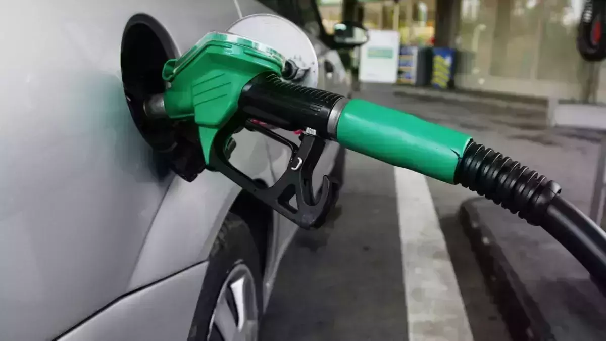 തെരഞ്ഞെടുപ്പ് കഴിഞ്ഞതോടെ രാജ്യത്ത് ഇന്ധനവില വര്‍ധിപ്പിച്ചു