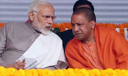 ഹവായ് ചെരുപ്പ് ധരിച്ചു നടന്നവരെ വിമാനത്തില്‍ യാത്രചെയ്യാന്‍ പ്രാപ്തനാക്കിയ പ്രധാനമന്ത്രിയാണ് മോദി-യോഗി ആദിത്യനാഥ്