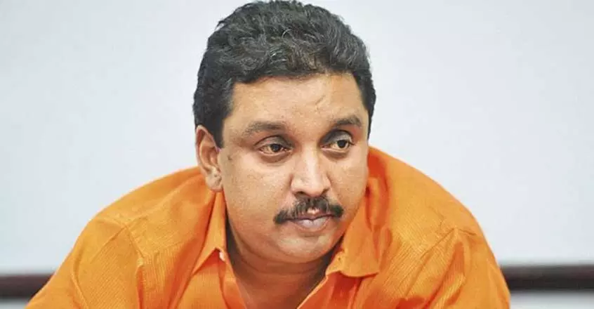 ഇനിയും ജനങ്ങളെ കൊണ്ട് തല്ലിക്കാതെ സ്വയം ഒരു കുഴിയെടുത്ത് മൂടുന്നതാകും നല്ലത്: ഷിബു ബേബി ജോണ് ഇനിയും ജനങ്ങളെ കൊണ്ട് തല്ലിക്കാതെ സ്വയം ഒരു കുഴിയെടുത്ത് മൂടുന്നതാകും നല്ലത്: ഷിബു ബേബി ജോണ്