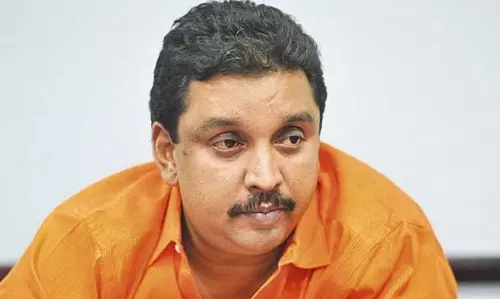 ഇനിയും ജനങ്ങളെ കൊണ്ട് തല്ലിക്കാതെ സ്വയം ഒരു കുഴിയെടുത്ത് മൂടുന്നതാകും നല്ലത്: ഷിബു ബേബി ജോണ്‍