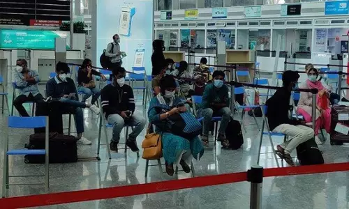 ഇന്ത്യയിൽ കോവിഡ് വ്യാപനം തുടർന്നേക്കുമെന്ന റിപ്പോർട്ടുകൾ പ്രവാസികൾക്ക് ആശങ്കയേറ്റുന്നു