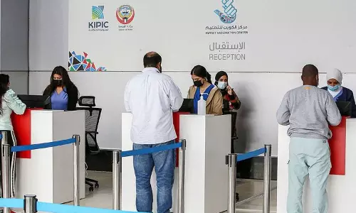 രണ്ട് ഡോസുകളിലായി വ്യത്യസ്ത വാക്സിൻ: കുവൈത്ത് ആരോഗ്യ മന്ത്രാലയത്തിന്‍റെ പഠനം പുരോഗമിക്കുന്നു