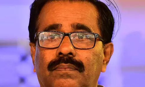 പികെ കുഞ്ഞാലിക്കുട്ടിക്കെതിരായ വാട്‌സ്ആപ്പ് സ്റ്റാറ്റസില്‍ വെട്ടിലായി മഞ്ചേരി മുന്‍ എം.എല്‍.എ എം.ഉമ്മര്‍