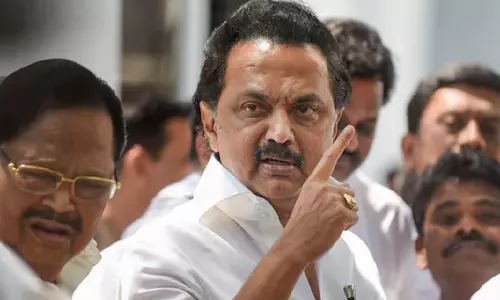 കോവിഡ് കണക്കിൽ കള്ളം വേണ്ട: ഉദ്യോഗസ്ഥർക്ക് സ്റ്റാലിന്റെ അന്ത്യശാസനം കോവിഡ് കണക്കിൽ കള്ളം വേണ്ട: ഉദ്യോഗസ്ഥർക്ക് സ്റ്റാലിന്റെ അന്ത്യശാസനം