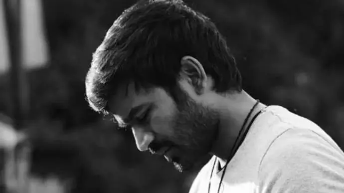 തുടക്കം ഇവിടെ നിന്ന്; കാതൽ കൊണ്ടേനിലെ ചിത്രങ്ങൾ പങ്കുവെച്ച് ധനുഷ്