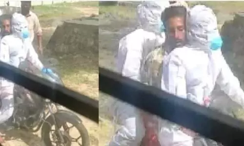 ആംബുലൻസ് വൈകും, കോവിഡ് രോഗിയുടെ ജീവൻ രക്ഷിക്കാൻ ബൈക്കുമായി പാഞ്ഞ് ആശ്വിനും രേഖയും ആംബുലൻസ് വൈകും, കോവിഡ് രോഗിയുടെ ജീവൻ രക്ഷിക്കാൻ ബൈക്കുമായി പാഞ്ഞ് ആശ്വിനും രേഖയും