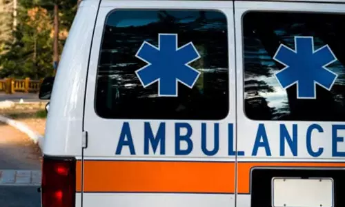 കോവിഡ് രോഗിയെ കൊണ്ടുപോകാന് ആംബുലന്സിന് 1.20 ലക്ഷം രൂപ: ഡോക്ടര് അറസ്റ്റില് കോവിഡ് രോഗിയെ കൊണ്ടുപോകാന് ആംബുലന്സിന് 1.20 ലക്ഷം രൂപ: ഡോക്ടര് അറസ്റ്റില്