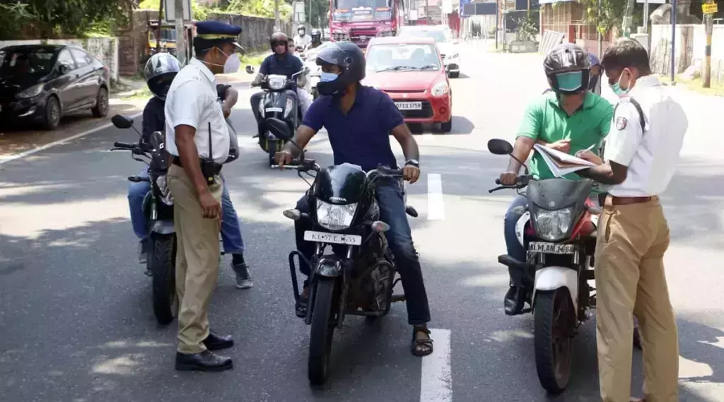 ലോക്ക്ഡൌണിലെ യാത്ര: പോലീസ് പാസ്സിന് ഓണ്‍ലൈനില്‍ ഇന്നു മുതല്‍ അപേക്ഷിക്കാം