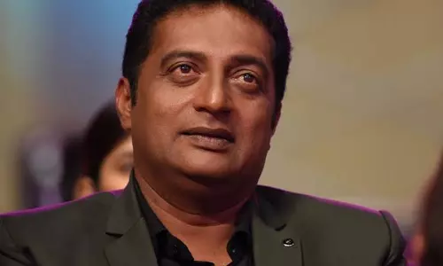 ഒരുപാട് പേർക്ക് പ്രചോദനം, ഉത്തരവാദിത്തമുള്ള ഭരണം പിണറായിയെ പ്രശംസിച്ച് പ്രകാശ് രാജ്