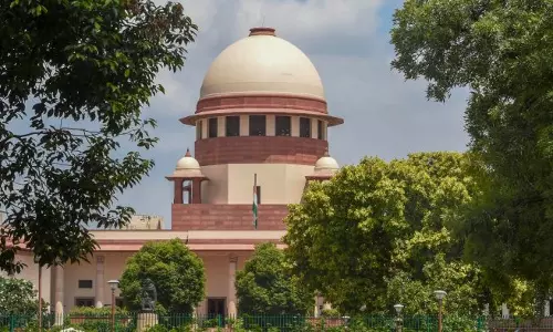 സഭയിൽ തോക്കു ചൂണ്ടിയാലും എംഎൽഎയ്ക്ക് പരിരക്ഷ ലഭിക്കുമോ? കയ്യാങ്കളിക്കേസിൽ ചോദ്യങ്ങളുമായി സുപ്രിംകോടതി