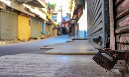 സംസ്ഥാനത്ത് ലോക്ക്ഡൗൺ പൂർണം; ആദ്യദിനം പ്രവർത്തിച്ചത് അവശ്യ സർവീസുകൾ മാത്രം