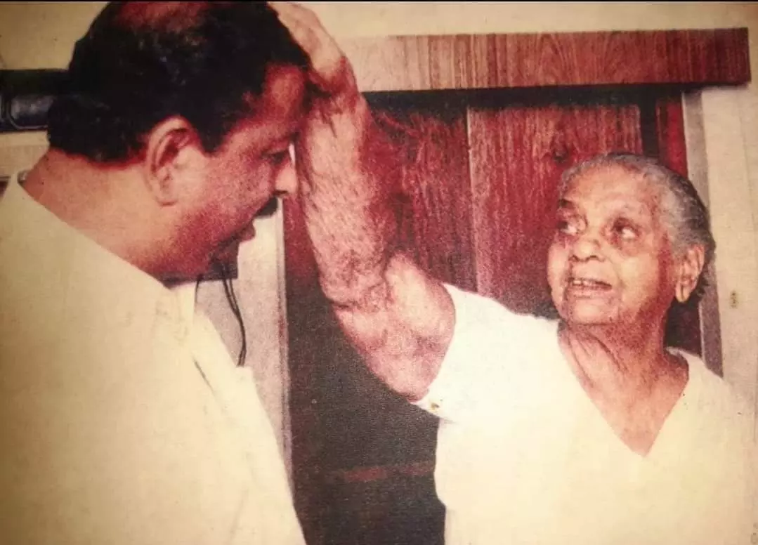 അമ്മ... ഭൂമിയിലെ ദൈവം മാതൃദിനാശംസയുമായി കെ സുധാകരൻ അമ്മ... ഭൂമിയിലെ ദൈവം മാതൃദിനാശംസയുമായി കെ സുധാകരൻ