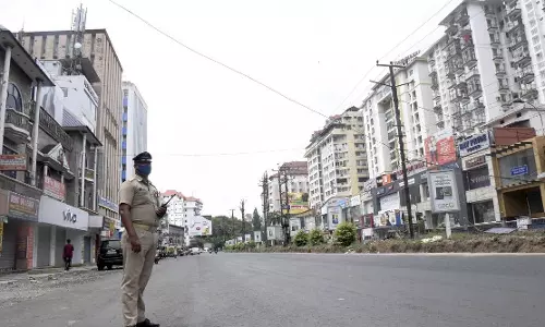 ലോക്ഡൗണ്‍ രണ്ടാം ദിവസത്തില്‍: ഇന്ന് മുതല്‍ പൊലീസ് പാസ് നിര്‍ബന്ധം