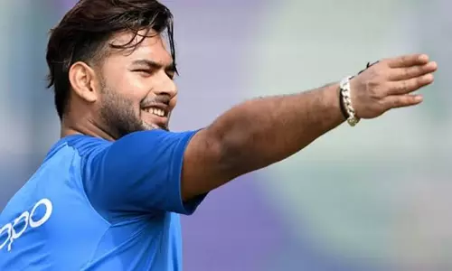 ഓക്സിജൻ സിലിണ്ടറുകളും കിടക്കകളും നൽകും കോവിഡിനെതിരായ പോരാട്ടത്തിൽ ഋഷഭ് പന്തും ഓക്സിജൻ സിലിണ്ടറുകളും കിടക്കകളും നൽകും കോവിഡിനെതിരായ പോരാട്ടത്തിൽ ഋഷഭ് പന്തും