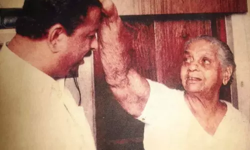 അമ്മ... ഭൂമിയിലെ ദൈവം മാതൃദിനാശംസയുമായി കെ സുധാകരൻ