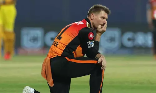 മാലിദ്വീപിലെ ബാറിൽ ഡേവിഡ് വാർണറും മൈക്കൽ സ്ലേറ്ററും തമ്മിൽ അടി; നിഷേധിച്ച് താരങ്ങൾ