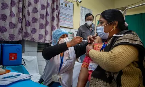 72 ലക്ഷം വാക്സിന്‍ ഡോസുകള്‍ സംസ്ഥാനങ്ങളുടെ പക്കലുണ്ട്; 46 ലക്ഷം ഡോസുകള്‍ കൂടി ഉടന്‍ ലഭ്യമാക്കുമെന്ന് കേന്ദ്രം