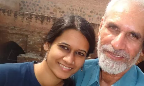 മകള് ജയില്മോചിതയാകുന്നത് കാണാന് ആ അച്ഛന് ഇനിയില്ല.. നടാഷയുടെ പിതാവ് കോവിഡ് ബാധിച്ച് മരിച്ചു മകള് ജയില്മോചിതയാകുന്നത് കാണാന് ആ അച്ഛന് ഇനിയില്ല.. നടാഷയുടെ പിതാവ് കോവിഡ് ബാധിച്ച് മരിച്ചു