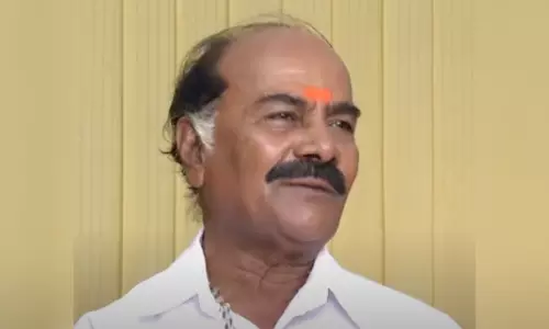 തമിഴ് നടന് ജോക്കര് തുളസി കോവിഡ് ബാധിച്ച് മരിച്ചു തമിഴ് നടന് ജോക്കര് തുളസി കോവിഡ് ബാധിച്ച് മരിച്ചു