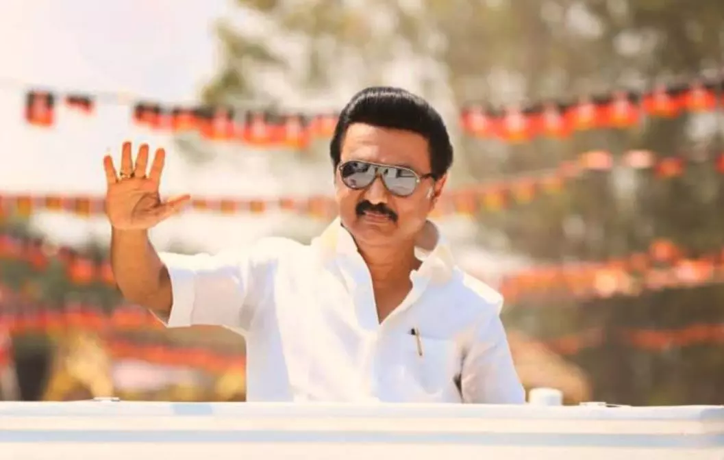 തമിഴ്നാട് സർക്കാറിന്റെ ആഭ്യന്തരം പിന്നിൽ നിന്ന് ആർക്കും നിയന്ത്രിക്കാനാവില്ല തമിഴ്നാട് സർക്കാറിന്റെ ആഭ്യന്തരം പിന്നിൽ നിന്ന് ആർക്കും നിയന്ത്രിക്കാനാവില്ല