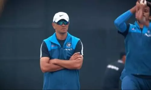 ഇന്ത്യയുടെ ശ്രീലങ്കൻ പര്യടനം; പരിശീലകസ്ഥാനത്തേക്ക് ദ്രാവിഡ് എത്തിയേക്കും ഇന്ത്യയുടെ ശ്രീലങ്കൻ പര്യടനം; പരിശീലകസ്ഥാനത്തേക്ക് ദ്രാവിഡ് എത്തിയേക്കും