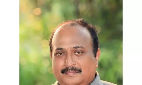 ഹിറ്റുകളുടെ കഥാകാരന് കണ്ണീരോടെ വിട