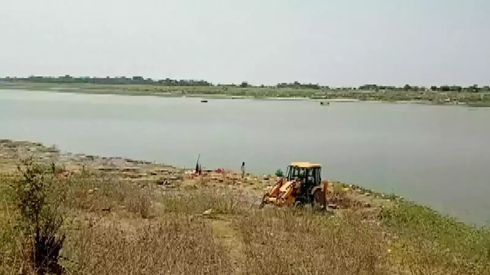 തുടർച്ചയായ രണ്ടാം ദിവസവും ​ഗം​ഗയിൽ ശവശരീരങ്ങൾ പൊങ്ങി