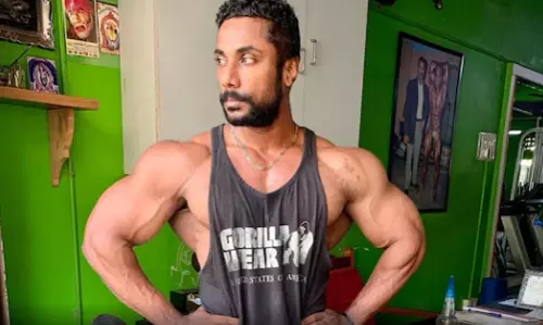 മിസ്റ്റർ ഇന്ത്യയും ബോഡിബിൽഡറുമായ സെന്തിൽ സെൽവരാജൻ കോവിഡ് ബാധിച്ചു മരിച്ചു മിസ്റ്റർ ഇന്ത്യയും ബോഡിബിൽഡറുമായ സെന്തിൽ സെൽവരാജൻ കോവിഡ് ബാധിച്ചു മരിച്ചു