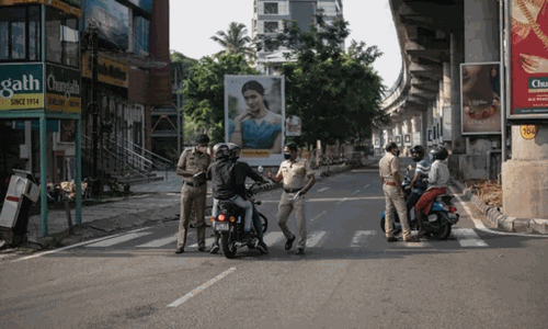 സംസ്ഥാനത്ത് ലോക്ക്ഡൗൺ നിയന്ത്രണങ്ങൾ കടുപ്പിച്ചു