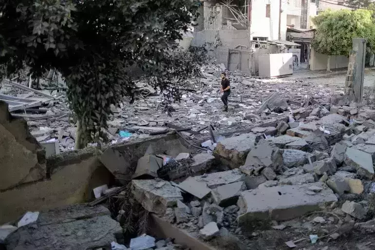 ഗസ്സയിൽ 36 മരണം; ഫലസ്തീനെ ചോരയിൽ മുക്കി ഇസ്രായേൽ വ്യോമാക്രമണം ഗസ്സയിൽ 36 മരണം; ഫലസ്തീനെ ചോരയിൽ മുക്കി ഇസ്രായേൽ വ്യോമാക്രമണം