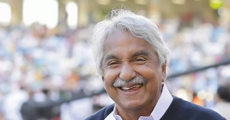 മണ്ണിലെ മാലാഖമാർക്ക് ഹൃദയപൂർവ്വം നഴ്സ് ദിനാശംസയുമായി ഉമ്മൻചാണ്ടി മണ്ണിലെ മാലാഖമാർക്ക് ഹൃദയപൂർവ്വം നഴ്സ് ദിനാശംസയുമായി ഉമ്മൻചാണ്ടി