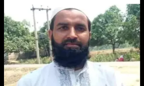 അയോധ്യയില് ഹിന്ദുഭൂരിപക്ഷ ഗ്രാമത്തിന് ഗ്രാമമുഖ്യനായി മുസ്ലിം യുവാവ് അയോധ്യയില് ഹിന്ദുഭൂരിപക്ഷ ഗ്രാമത്തിന് ഗ്രാമമുഖ്യനായി മുസ്ലിം യുവാവ്