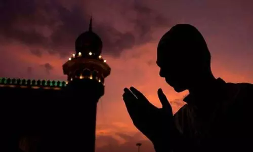 ഒമാനിലും മാസപ്പിറവി കണ്ടു; ഗൾഫിലും നാളെ ചെറിയ പെരുന്നാൾ ഒമാനിലും മാസപ്പിറവി കണ്ടു; ഗൾഫിലും നാളെ ചെറിയ പെരുന്നാൾ