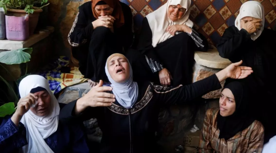 പെരുന്നാള് ദിനത്തിലും ഗസ്സയെ ചോരയില് മുക്കി ഇസ്രായേല്; കൊല്ലപ്പെട്ടവരുടെ എണ്ണം 69 ആയി പെരുന്നാള് ദിനത്തിലും ഗസ്സയെ ചോരയില് മുക്കി ഇസ്രായേല്; കൊല്ലപ്പെട്ടവരുടെ എണ്ണം 69 ആയി