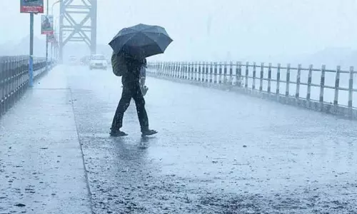 കേരളത്തിൽ അതിതീവ്ര മഴക്ക് സാധ്യത; വിവിധ ജില്ലകളിൽ ഓറഞ്ച്, യെല്ലോ അലേർട്ടുകൾ കേരളത്തിൽ അതിതീവ്ര മഴക്ക് സാധ്യത; വിവിധ ജില്ലകളിൽ ഓറഞ്ച്, യെല്ലോ അലേർട്ടുകൾ